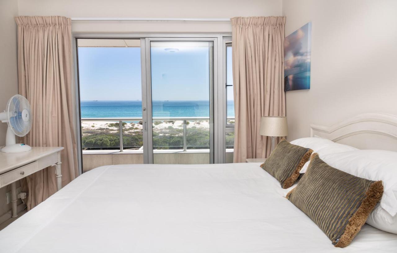 Luxury Private Beachfront 2 Bedroom Dolphin Apartment, Blouberg, Кейптаун Екстериор снимка